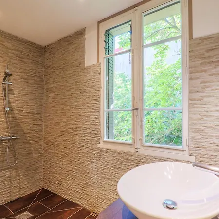 En Sud-ardeche Avec Jacuzzi Landhaus