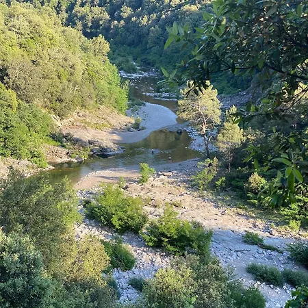 Semesterbostad En Sud-ardeche Avec Jacuzzi Joyeuse